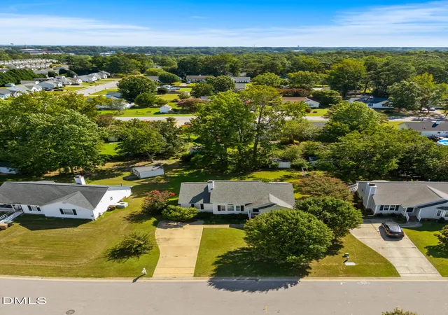 Photo 3 of Single family home for sale at 105 Mckenzie Cir, Clayton, NC 27520 | MLS# 10192804 | Listing updated on 2026-09-16