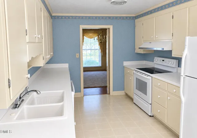 Photo 3 of Sale Pending at 1601 Peace St, Henderson, NC 27536 | MLS# 10192811 | Listing updated on 2026-09-15