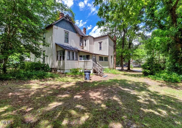 Photo 2 of Single family home for sale at 903 Nicholas St, Henderson, NC 27536 | MLS# 10192986 | Listing updated on 2026-09-16