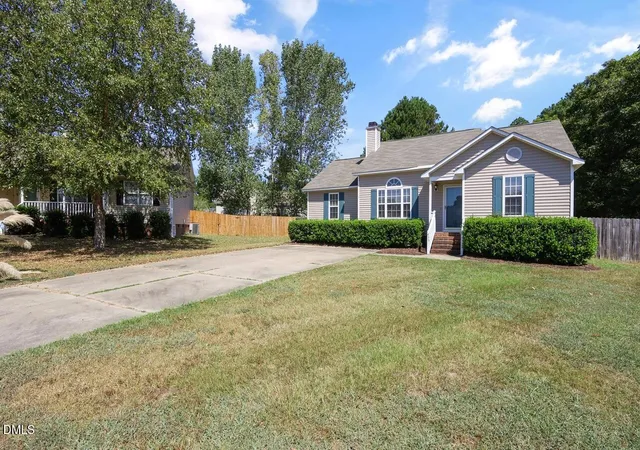 Photo 3 of Sale Pending at 433 Haybale Ct, Fuquay Varina, NC 27526 | MLS# 10193977 | Listing updated on 2026-10-06