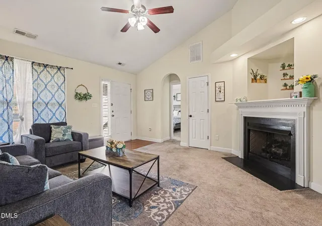 Photo 2 of Sale Pending at 25 Lawrence Ct, Smithfield, NC 27577 | MLS# 10192961 | Listing updated on 2026-09-30