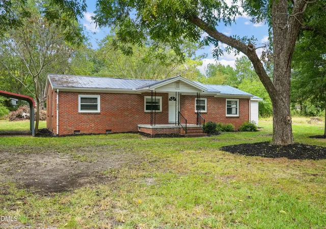 Photo 3 of Single family home for sale at 4077 Vass Carthage Rd, Carthage, NC 28327 | MLS# 10192885 | Listing updated on 2026-09-16