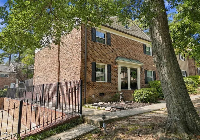 Photo 2 of Sale Pending at 3731 Yorktown Pl, Raleigh, NC 27609 | MLS# 10194106 | Listing updated on 2026-09-30