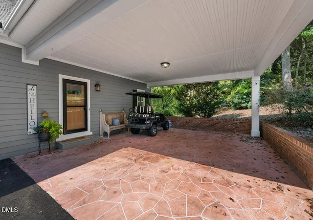 Photo 4 of Single family home for sale at 1056 S Landing Dr, Leasburg, NC 27291 | MLS# 10194060 | Listing updated on 2026-10-01