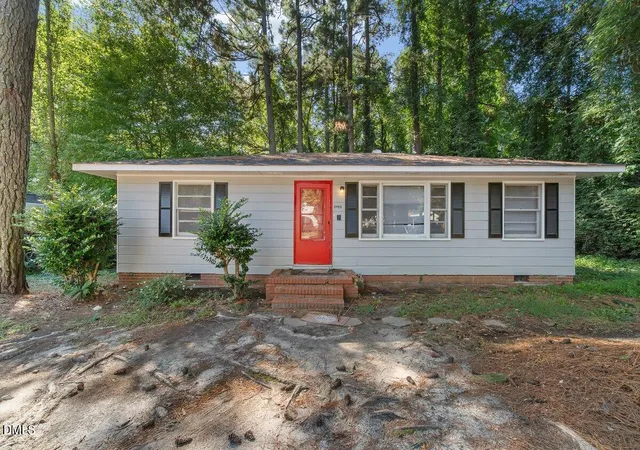 Photo 1 of Sale Pending at 2025 Lynnhaven Ave, Henderson, NC 27536 | MLS# 10193674 | Listing updated on 2026-09-21