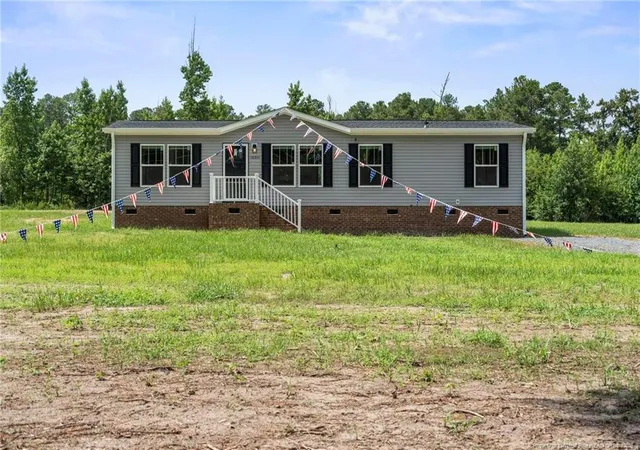Photo 1 of Manufactured home for sale at 18201 Barnes Brg Rd, Laurinburg, NC 28302 | MLS# 769382 | Listing updated on 2026-09-15