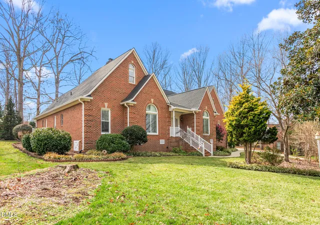 Photo 3 of Sale Pending at 2708 Sturbridge Ct, Burlington, NC 27215 | MLS# 10192881 | Listing updated on 2026-09-16