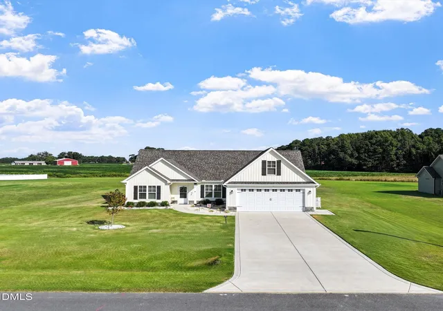 Photo 3 of Single family home for sale at 17 Tanseyleaf Dr, Smithfield, NC 27577 | MLS# 10193124 | Listing updated on 2026-09-22
