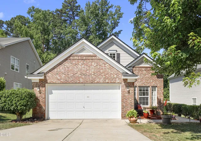 Photo 1 of Single family home for sale at 137 Georgetowne Dr, Clayton, NC 27520 | MLS# 10193034 | Listing updated on 2026-09-21