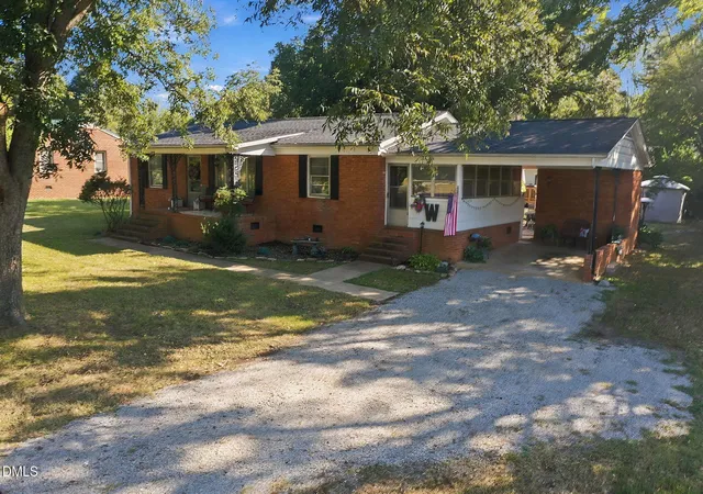 Photo 3 of Single family home for sale at 2975 US Hwy 158 W, Yanceyville, NC 27379 | MLS# 10192858 | Listing updated on 2026-09-15