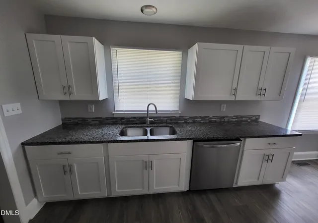 Photo 2 of Single family home for sale at 121 N Elizabeth St, Henderson, NC 27536 | MLS# 10193133 | Listing updated on 2026-09-21