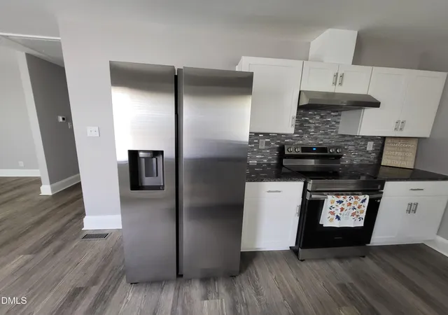Photo 3 of Single family home for sale at 121 N Elizabeth St, Henderson, NC 27536 | MLS# 10193133 | Listing updated on 2026-09-21