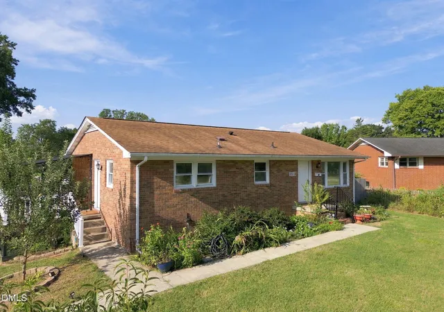 Photo 3 of Single family home for sale at 2112 Joyce Ct, Burlington, NC 27217 | MLS# 10192960 | Listing updated on 2026-10-05