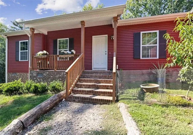 Photo 2 of Single family home for sale at 150 Horseshoe Hl Ln, Carthage, NC 28327 | MLS# 769244 | Listing updated on 2026-09-16