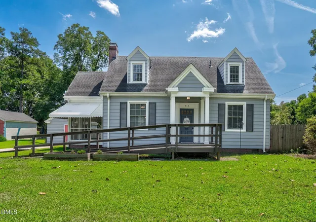 Photo 1 of Single family home for sale at 313 S Howard Cir, Tarboro, NC 27886 | MLS# 10192952 | Listing updated on 2026-09-16