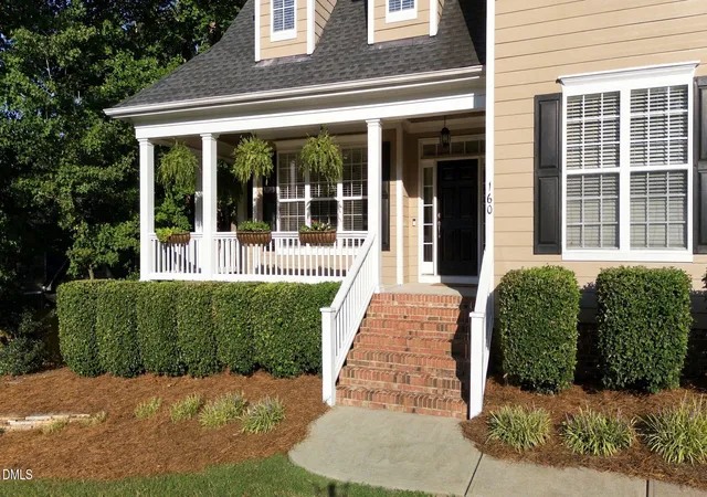 Photo 3 of Sale Pending at 160 Townsend Dr, Clayton, NC 27527 | MLS# 10192999 | Listing updated on 2026-09-16