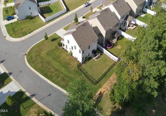 Photo 3 of Single family home for sale at 589 Whitley Ridge Dr, Clayton, NC 27527 | MLS# 10192974 | Listing updated on 2026-10-08