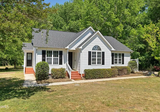 Photo 2 of Single family home for sale at 105 Mccoy Dr, Smithfield, NC 27577 | MLS# 10192972 | Listing updated on 2026-09-16