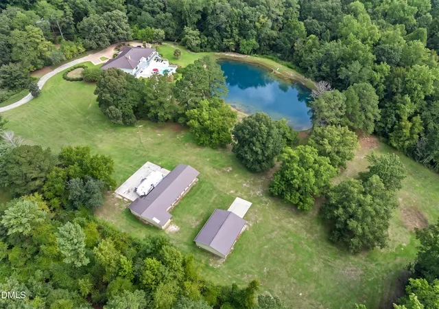 Photo 2 of Single family home for sale at 101 Elizabeth Dr, Elizabethtown, NC 28337 | MLS# 10192981 | Listing updated on 2026-09-17