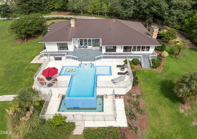 Photo 3 of Single family home for sale at 101 Elizabeth Dr, Elizabethtown, NC 28337 | MLS# 10192981 | Listing updated on 2026-09-17