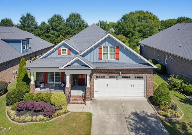 Photo 1 of Sale Pending at 154 Moss Crk Pl, Fuquay Varina, NC 27526 | MLS# 10193695 | Listing updated on 2026-09-26