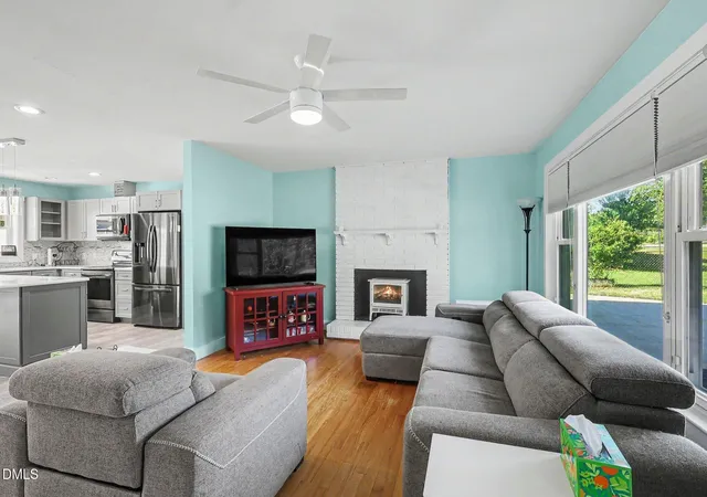 Photo 2 of Sale Pending at 2905 Dove Ln, Raleigh, NC 27604 | MLS# 10193603 | Listing updated on 2026-09-29