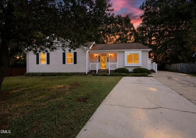 Photo 3 of Single family home for sale at 2600 Valley Woods Ct, Raleigh, NC 27613 | MLS# 10193172 | Listing updated on 2026-10-02