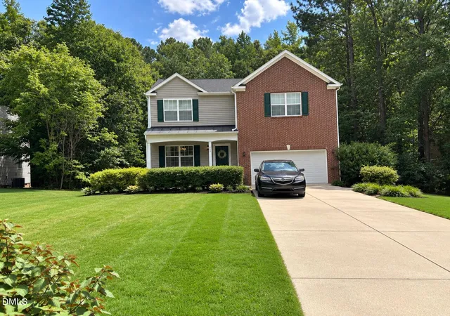 Photo 1 of Single family home for sale at 166 River Hills Dr, Clayton, NC 27527 | MLS# 10193601 | Listing updated on 2026-09-27