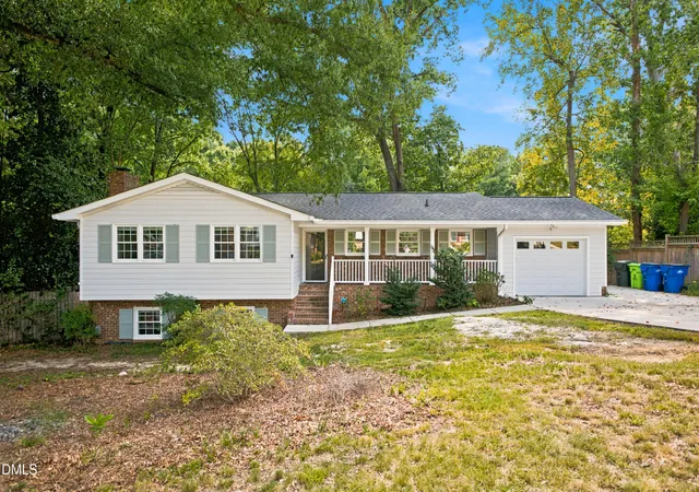 Photo 2 of Single family home for sale at 5008 N Glen Dr, Raleigh, NC 27609 | MLS# 10193315 | Listing updated on 2026-09-28