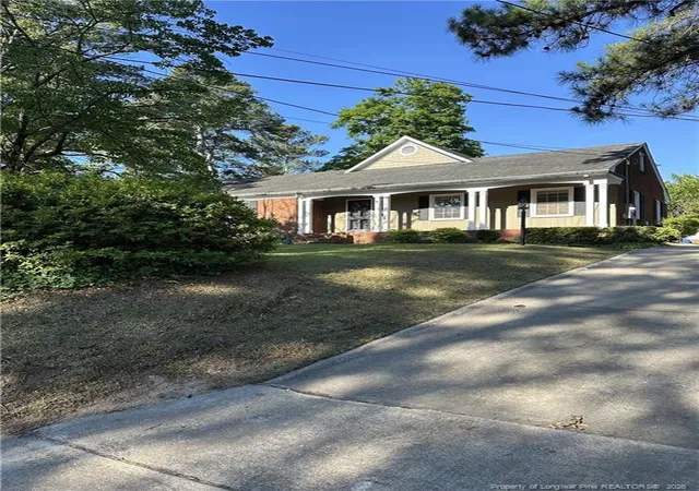 Photo 1 of Single family home for sale at 2505 N Edgewater Dr, Fayetteville, NC 28303 | MLS# 769413 | Listing updated on 2026-09-30