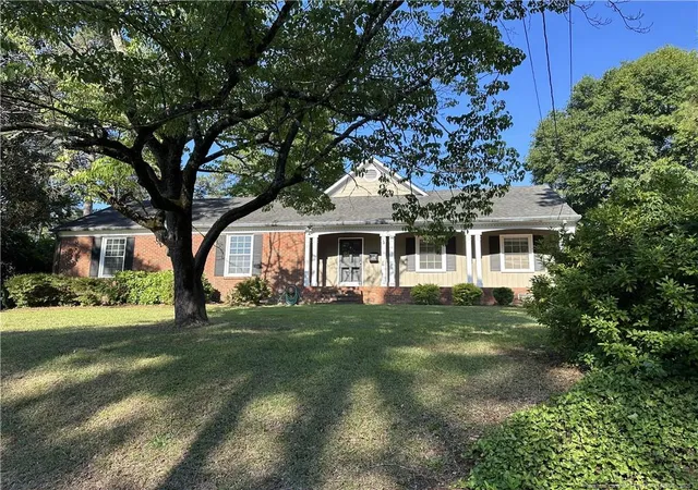 Photo 2 of Single family home for sale at 2505 N Edgewater Dr, Fayetteville, NC 28303 | MLS# 769413 | Listing updated on 2026-09-30