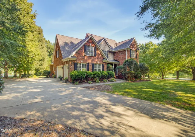 Photo 2 of Single family home for sale at 5900 Willow Oak Dr, Mebane, NC 27302 | MLS# 10193363 | Listing updated on 2026-09-17