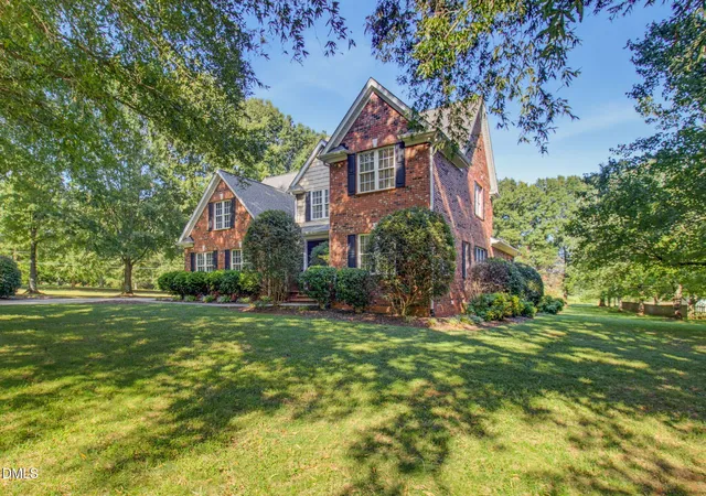 Photo 3 of Single family home for sale at 5900 Willow Oak Dr, Mebane, NC 27302 | MLS# 10193363 | Listing updated on 2026-09-17