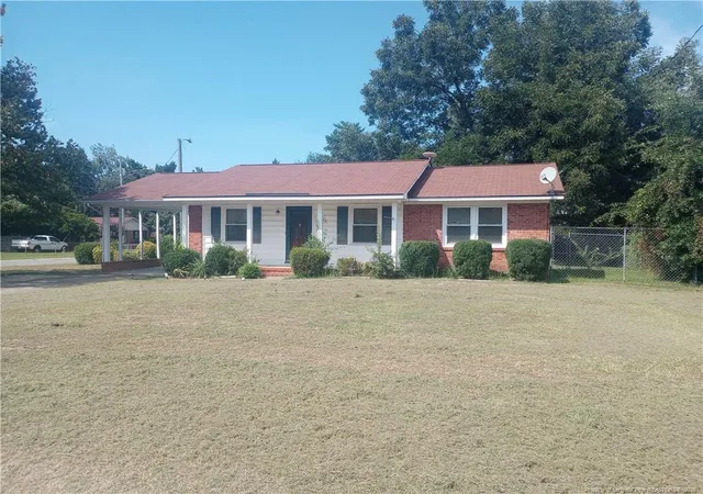 Photo 1 of Single family home for sale at 5108 Queensdale Dr, Fayetteville, NC 28304 | MLS# 769482 | Listing updated on 2026-10-28