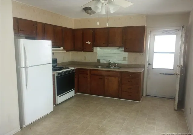 Photo 3 of Single family home for sale at 5108 Queensdale Dr, Fayetteville, NC 28304 | MLS# 769482 | Listing updated on 2026-10-28
