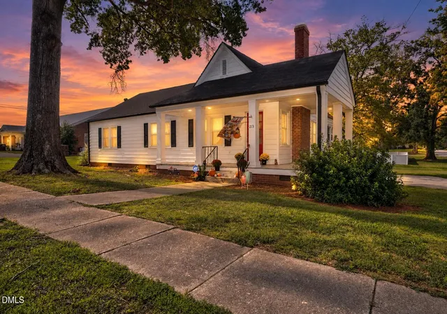 Photo 1 of Single family home for sale at 213 N Walnut St, Spring Hope, NC 27882 | MLS# 10193150 | Listing updated on 2026-10-02