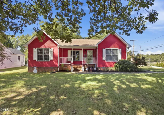 Photo 1 of Single family home for sale at 240 Silver Lake Dr, Burlington, NC 27215 | MLS# 10193701 | Listing updated on 2026-09-18