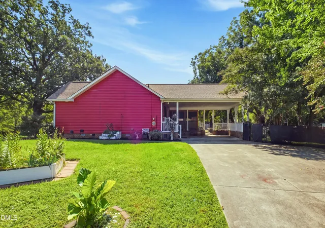 Photo 3 of Single family home for sale at 240 Silver Lake Dr, Burlington, NC 27215 | MLS# 10193701 | Listing updated on 2026-09-18