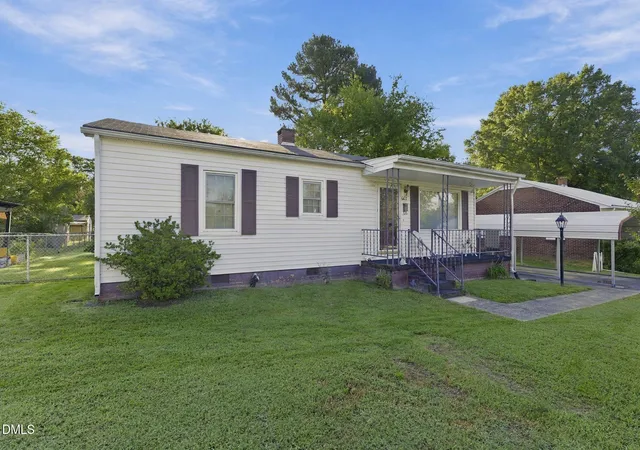 Photo 1 of Single family home for sale at 607 Walker Ave, Graham, NC 27253 | MLS# 10193279 | Listing updated on 2026-09-18