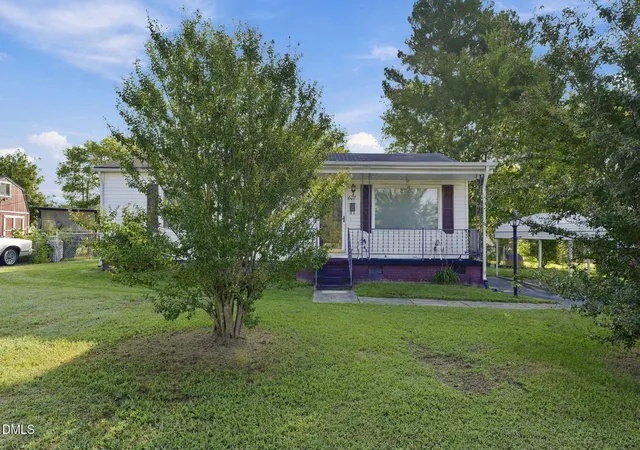 Photo 2 of Single family home for sale at 607 Walker Ave, Graham, NC 27253 | MLS# 10193279 | Listing updated on 2026-09-18
