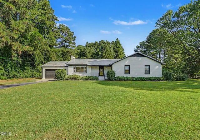 Photo 1 of Single family home for sale at 129 Sullivan Dr, Carthage, NC 28327 | MLS# 10193624 | Listing updated on 2026-09-29