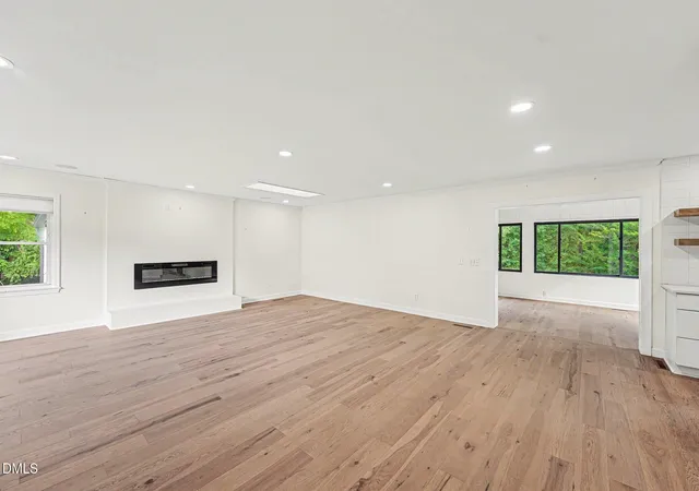 Photo 3 of Single family home for sale at 129 Sullivan Dr, Carthage, NC 28327 | MLS# 10193624 | Listing updated on 2026-09-29