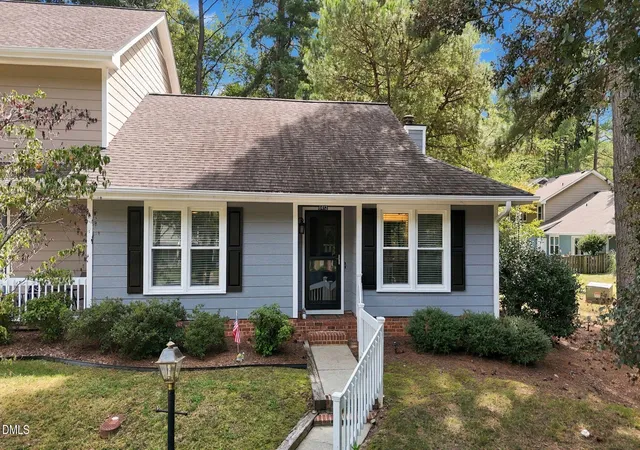 Townhouse for sale at 6412 Meadow View Dr, Raleigh, NC 27609 | MLS# 10193483