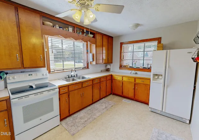 Photo 3 of Single family home for sale at 110 Clayton St, Roxboro, NC 27573 | MLS# 10193572 | Listing updated on 2026-10-07