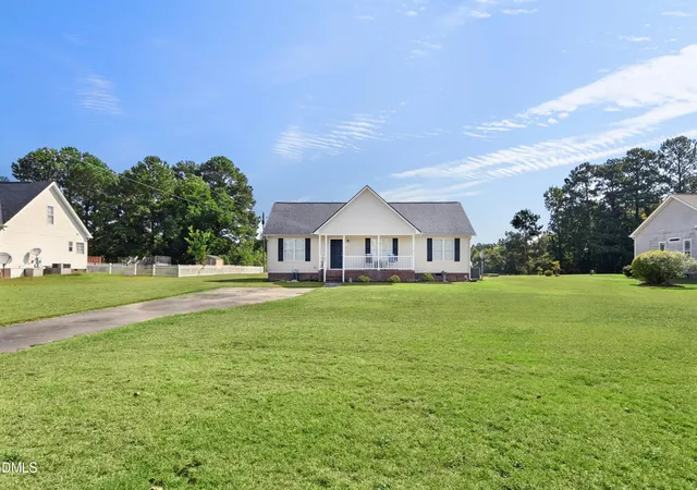 Photo 3 of Single family home for sale at 4112 Hopkins Tr Ln, Zebulon, NC 27597 | MLS# 10194365 | Listing updated on 2026-10-06
