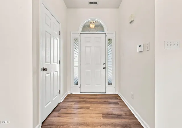 Photo 3 of Sale Pending at 904 Broadmore Dr, Fayetteville, NC 28314 | MLS# 10193501 | Listing updated on 2026-09-27