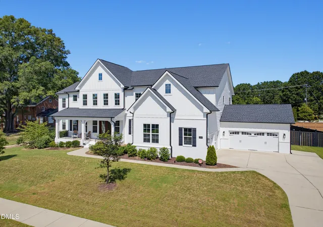 Photo 3 of Sale Pending at 3506 Diamond Leaf Ct, Apex, NC 27502 | MLS# 10193436 | Listing updated on 2026-10-17
