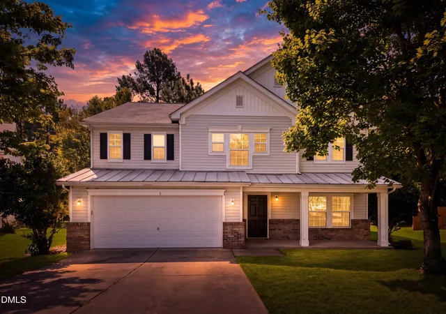 Photo 1 of Single family home for sale at 6 Spicewood Ct, Durham, NC 27703 | MLS# 10193719 | Listing updated on 2026-10-05