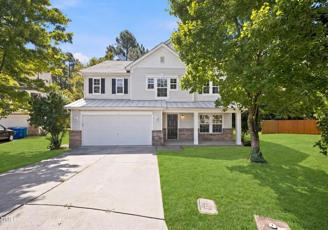 Photo 2 of Single family home for sale at 6 Spicewood Ct, Durham, NC 27703 | MLS# 10193719 | Listing updated on 2026-10-05