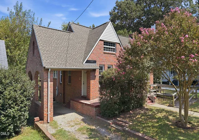 Photo 3 of Single family home for sale at 612 Eastern Ave, Rocky Mount, NC 27801 | MLS# 10193442 | Listing updated on 2026-10-06